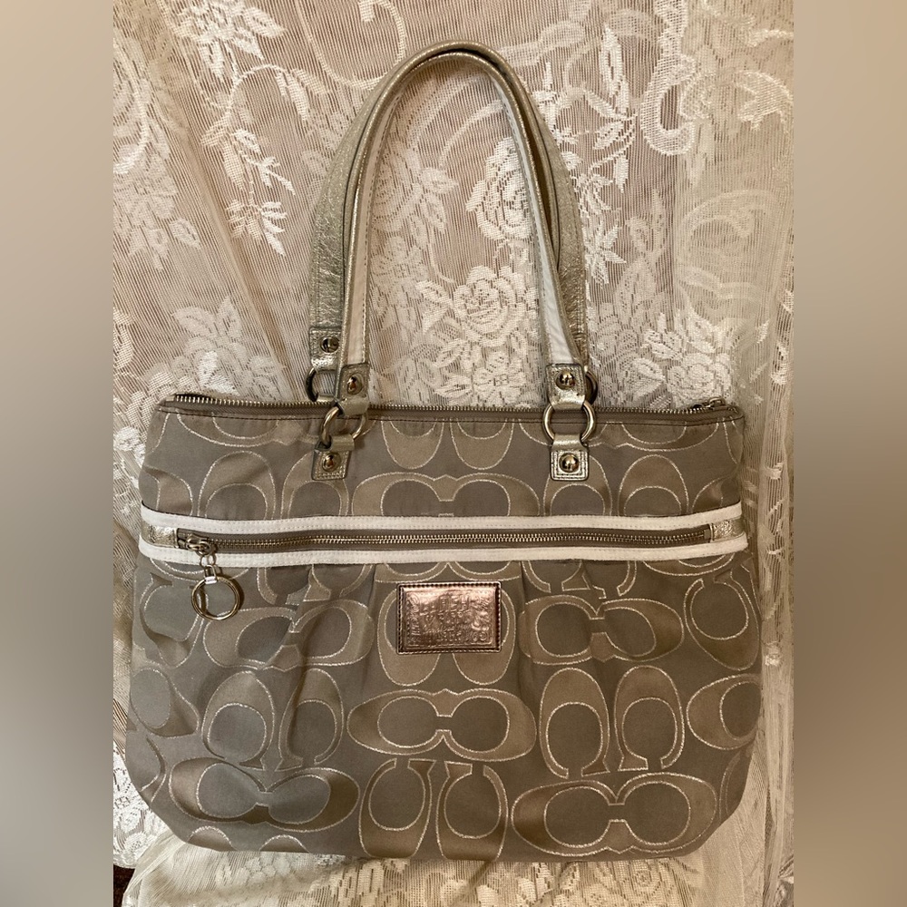 Authentic Coach Large Poppy Purse